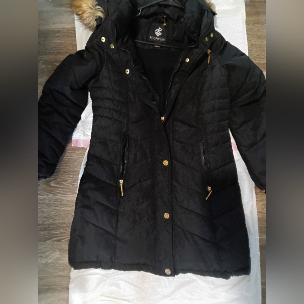 women's Rocawear Black Quilted coat with Gold Accents and fur hood size small ex